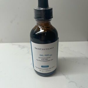 SkinCeuticals Gel Peel GL - Black and White
